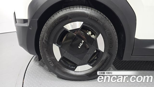 Kia PV5 Passenger 5 Seater Plus — пробег 6 778 км — фото 5 из 5