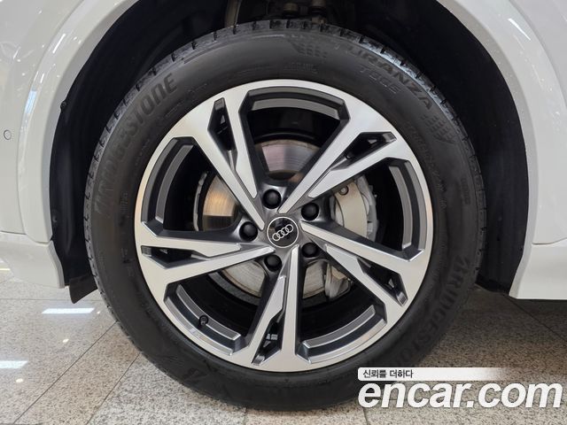 Audi Q6 e-tron из Кореи Encar