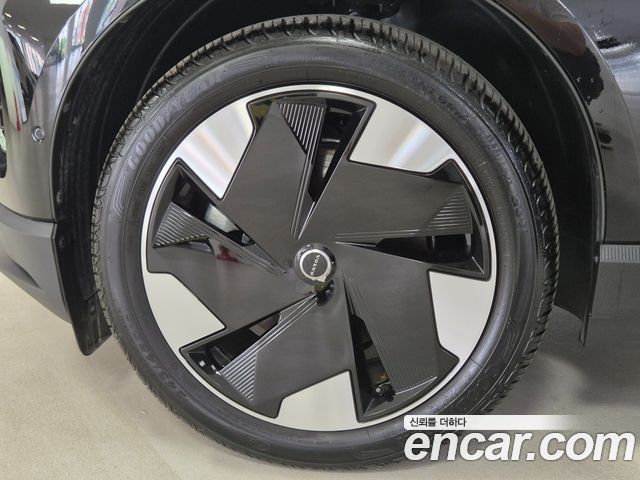 Volvo EX30 из Кореи Encar