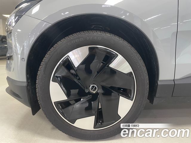 Volvo EX30 из Кореи Encar