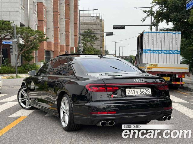 Audi S8 из Кореи Encar