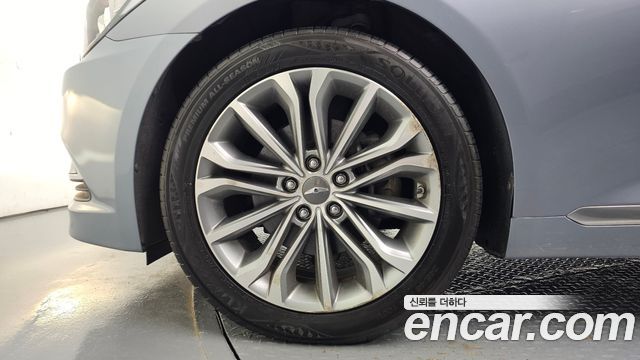 Hyundai Genesis из Кореи Encar