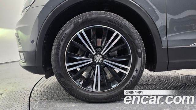 Volkswagen Tiguan 2.0 TDI Prestige — пробег 44 373 км — фото 5 из 5