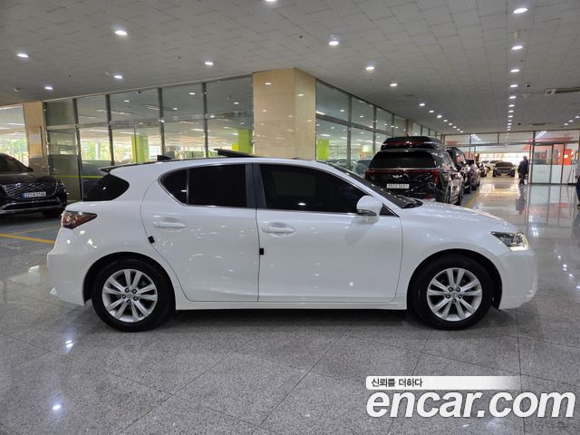 Lexus CT200h 1.8 Supreme ZWA10 — пробег 152 147 км — фото 5 из 5